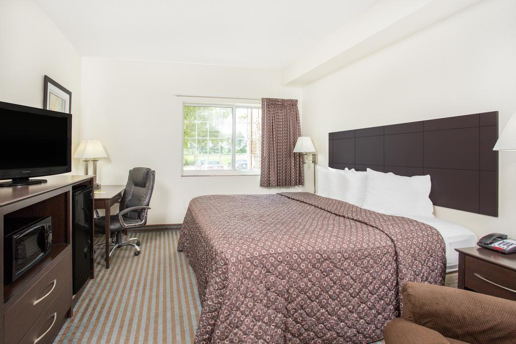 Super 8 By Wyndham Cedar Falls Exteriér fotografie